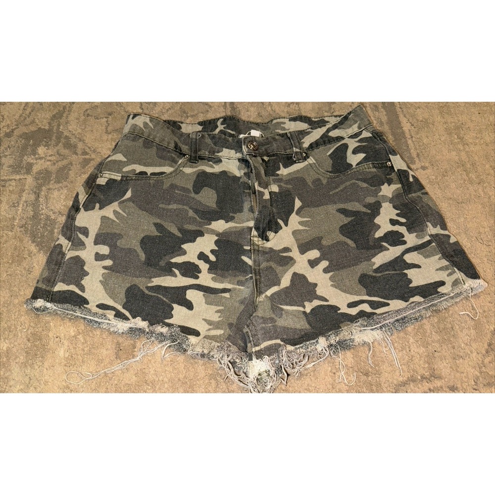 MITTOSHOP Camo Jean Shorts Cut Off Distressed Women's Sz Medium NWOT